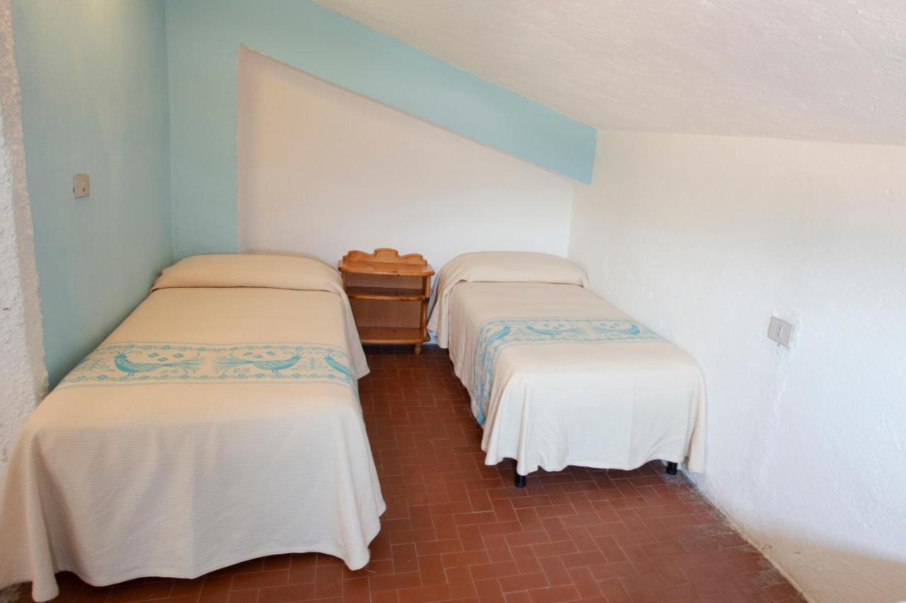 Hotel Al Faro San Teodoro  Extérieur photo