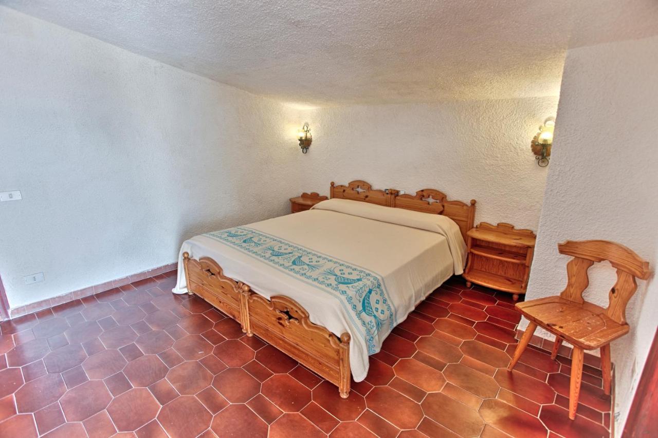 Hotel Al Faro San Teodoro  Extérieur photo