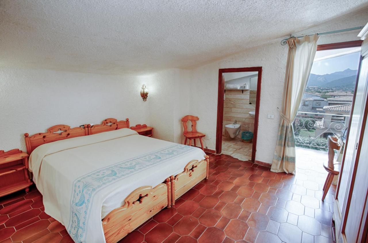 Hotel Al Faro San Teodoro  Extérieur photo
