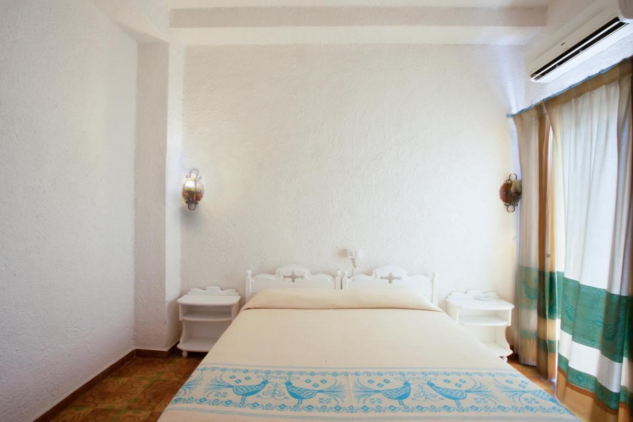 Hotel Al Faro San Teodoro  Extérieur photo